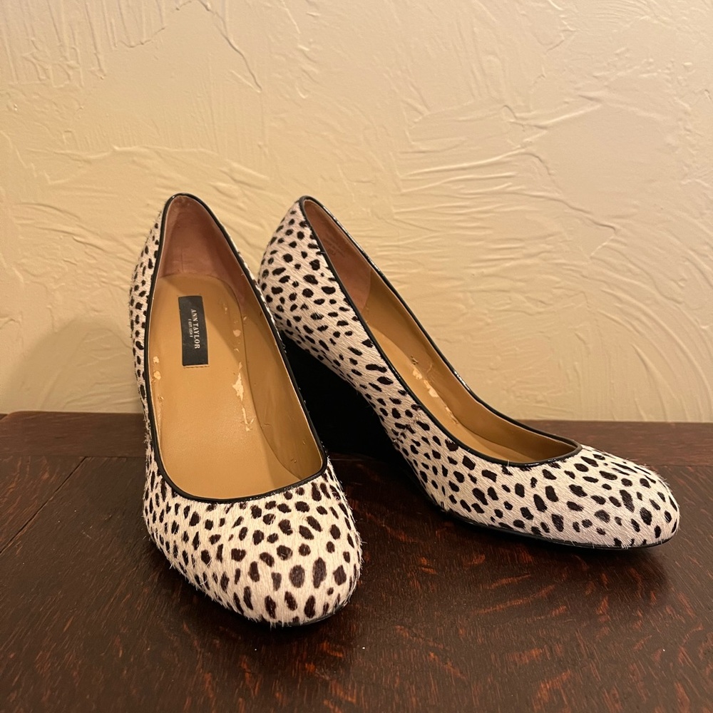 Ann Taylor Animal Print Women’s Wedge Heels Size 8